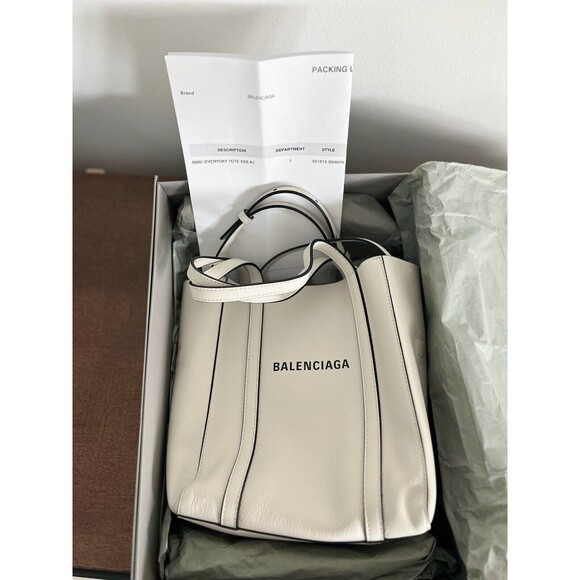 BALENCIAGA Everyday XXS Tote bag - Picture 10 of 16